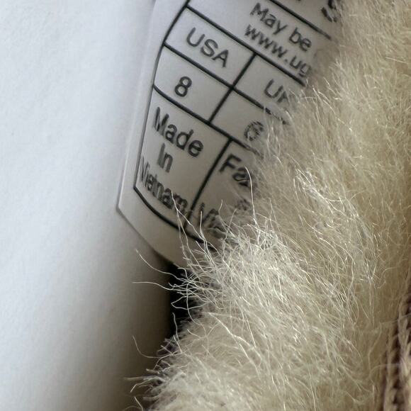 NIB • UGG Women's Classic Ultra Mini Size: 8 - Picture 9 of 9